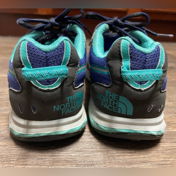 North Face Women’s Athletic Shoe | Size 9 - Picture 4 of 7